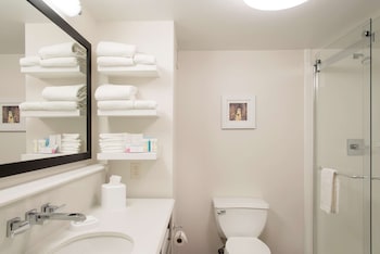 Room, 1 King Bed, Accessible, Non Smoking (Hearing)
