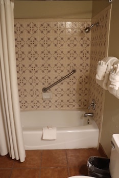 Standard Room, 2 Queen Beds (Courtyard Room - Two Queen Beds)