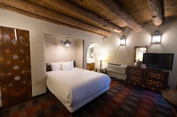 Superior Room, 1 Queen Bed (Historic Sagebrush Room)