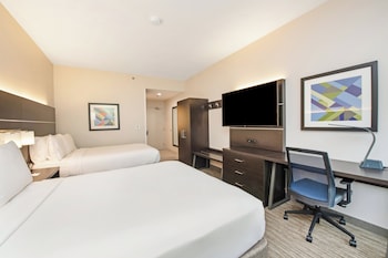 Standard Room, 2 Queen Beds, Roll-in Shower (Communications Accessible)