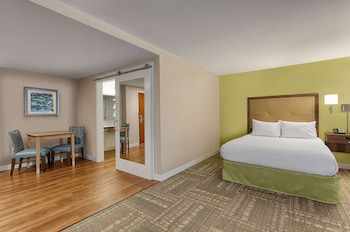 Room, 2 Queen Beds, Accessible, Bathtub (Mobility & Hearing)