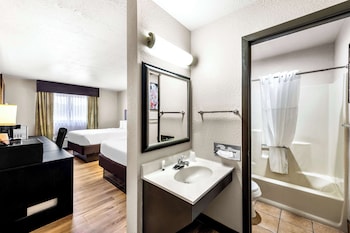 Premium Room, 2 Queen Beds (2nd Floor, No Elevator)