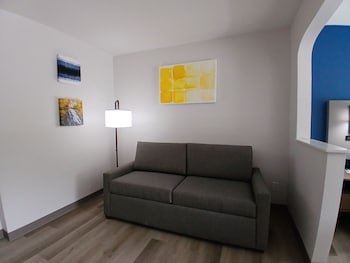 Executive Suite, 1 King Bed with Sofa Bed, Ground Floor