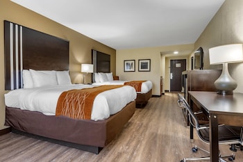 Family Suite, 2 Queen Beds (2nd Floor)