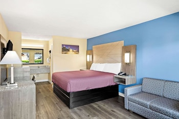 Standard Room, 1 King Bed, Smoking