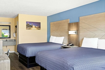 Standard Room, 2 Queen Beds, Smoking
