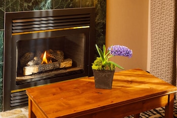 Suite, Fireplace