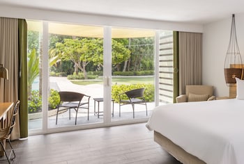 Matacumbe Accessible King with Lanai