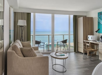 Alligator Reef Oceanfront Room King