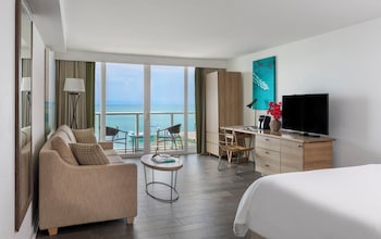 Alligator Reef Oceanfront Room King