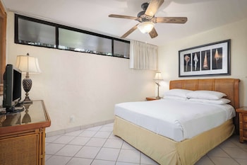 Suite, 1 King Bed, Ocean View
