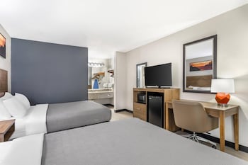 Standard Room, 2 Queen Beds, Non Smoking