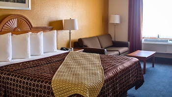 Room, 1 King Bed, Non Smoking, Refrigerator & Microwave