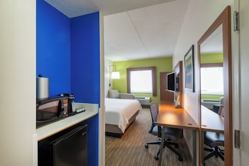 Standard Room, 1 King Bed, Accessible (Roll-In Shower)