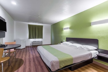 Deluxe Room, 1 King Bed, Non Smoking, Refrigerator & Microwave
