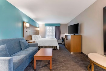 Suite, 1 King Bed with Sofa bed, Non Smoking, Refrigerator & Microwave (with Sofabed)