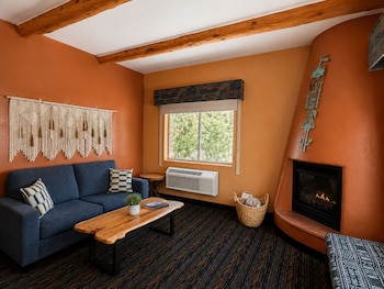 Panoramic Sedona King Suite