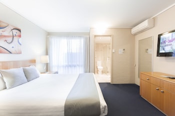 Standard Room, 1 Queen Bed
