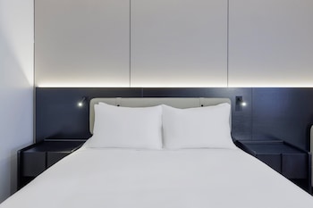 Standard Room, 1 Queen Bed