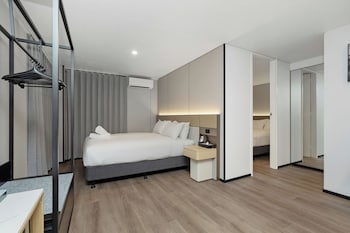 Deluxe Studio Suite