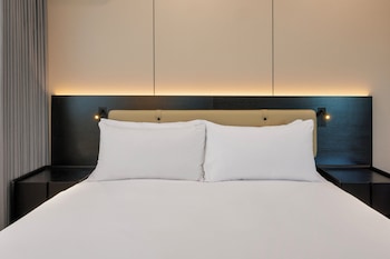 Premium Room, 1 Queen Bed
