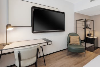 Premium Room, 1 King Bed