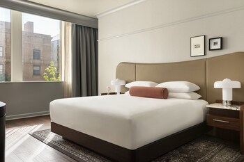 Premium Room, 1 King Bed