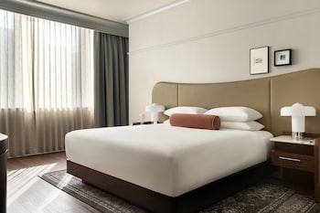 Room, 1 King Bed, Mobility Accessible (Communications)