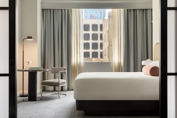 Premium Room, 1 King Bed