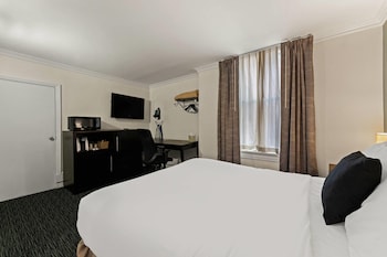 Standard Room, 1 Queen Bed, Accessible, Non Smoking (Accessible)
