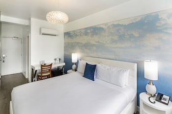 Ocean Front Room 1 King Bed