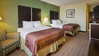 Suite, 2 Queen Beds, Non Smoking, Kitchenette (with Sofabed)