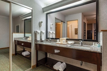 Suite, 1 King Bed, Non Smoking, Kitchen