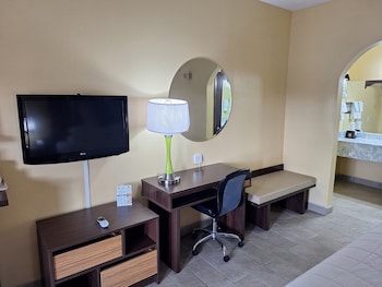 Suite, 1 King Bed with Sofa bed, Non Smoking