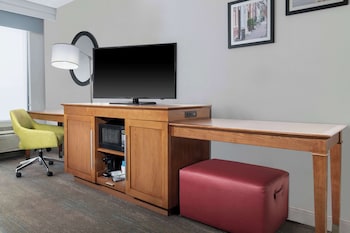 Room, 1 King Bed, Accessible (Hearing)