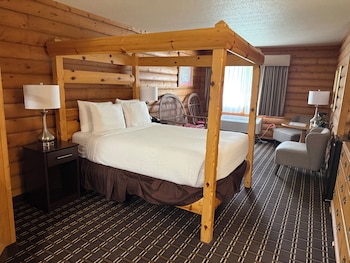 Standard Room, 1 Queen Bed, Non Smoking, Jetted Tub (Theme Room)