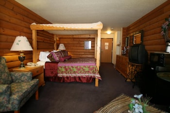 Standard Room, 1 Queen Bed, Non Smoking, Refrigerator & Microwave (Theme Room)