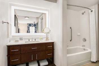 Suite, Multiple Beds, Kitchen, Pool View