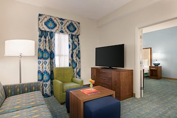 Suite, 1 King Bed with Sofa bed, Mobility Accessible, Kitchen
