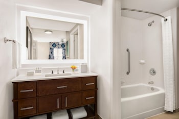 Suite, 1 King Bed with Sofa bed, Kitchen