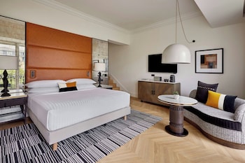 Champs Elysees View Room