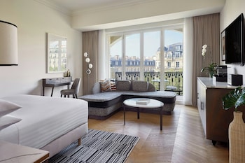 Champs Elysees view Suite