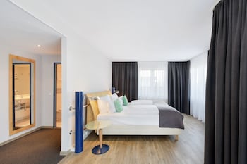 Room (Lounge)