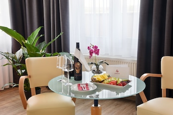 Room (Lounge)