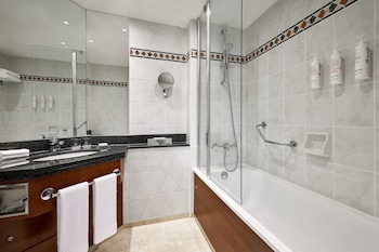 Executive Room, 1 King Bed, Executive Level