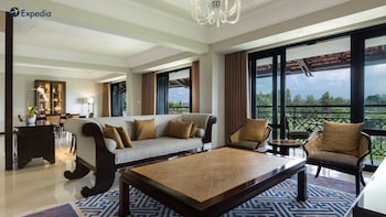 Royal Room, 2 Bedrooms, Balcony, Mountain View