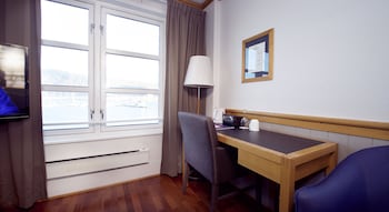 Double Room (Compact)