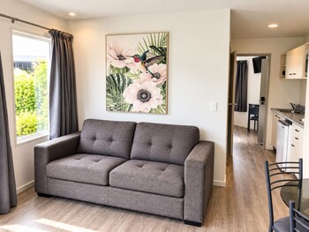 Executive Queen Spa Room
