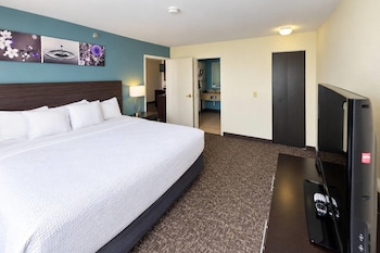 Suite, 1 King Bed with Sofa bed, Non Smoking