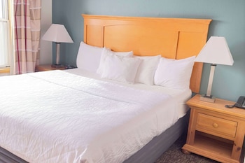 Suite, 1 King Bed with Sofa bed, Non Smoking, Jetted Tub